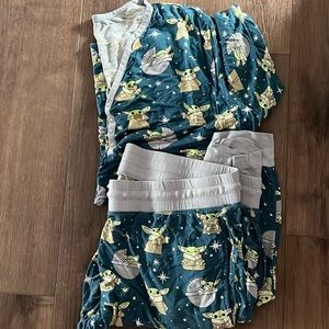 Little Sleepies Grogu short sleeve top and jogger bottoms size Large